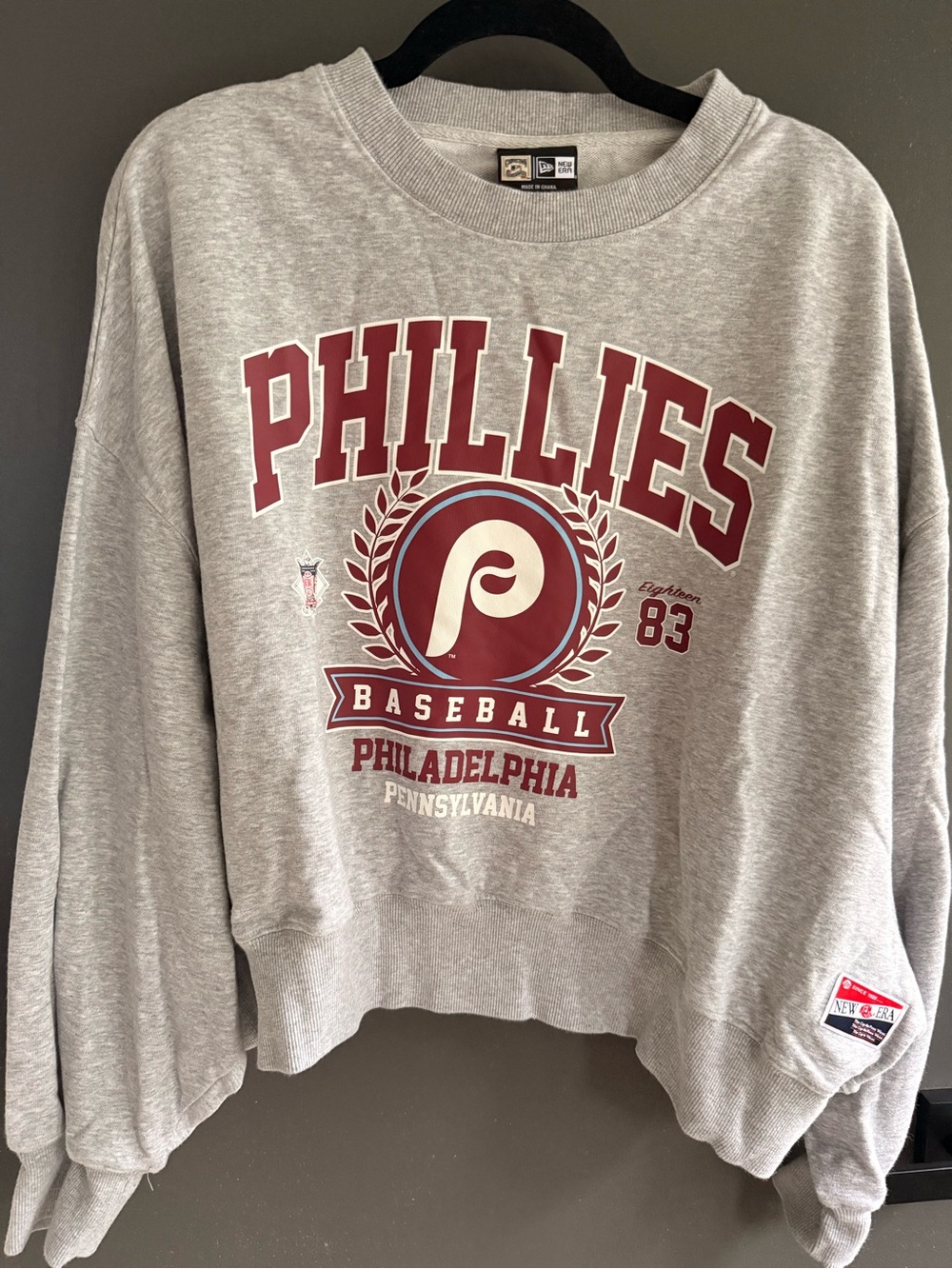 Philadelphia Phillies Gray Graphic Crewneck Batwing New Era Sweatshirt